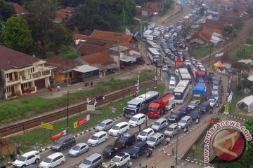 Antrean kendaraan mulai memanjang di Nagreg