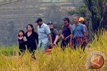 Barak Obama dan keluarga kunjungi objek wisata Tirta Empul