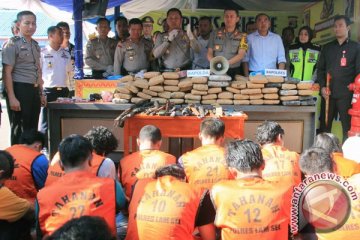 Polda Lampung gagalkan pengiriman 110 kg ganja