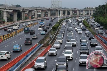 Tiga lajur Tol Jakarta-Cikampek akan ditutup