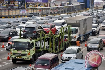 77 truk berat bermuatan berlebih terjaring razia di tol