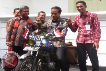 Presiden Jokowi kirim kartu Lebaran ke pegiat literasi