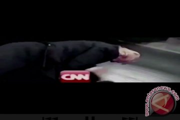 Trump unggah video dirinya "memukul" CNN