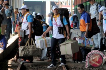Penumpang KA Daop Surabaya berangsur normal