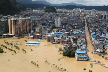Hujan lebat naikkan permukaan air di 60 sungai Tiongkok