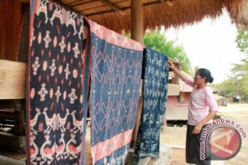 TENUN IKAT SUMBA TIMUR