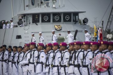 Dua KRI meriahkan peringatan HUT TNI