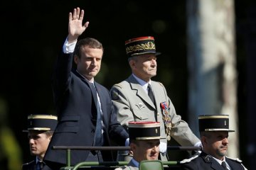 Presiden Macron pimpin perayaan hari Bastille dengan parade militer
