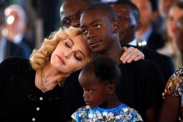 Resmikan rumah sakit, Madonna kenang sulitnya adopsi Mercy