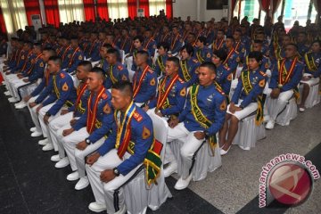 Dua anak petani menjadi lulusan terbaik Akademi Militer
