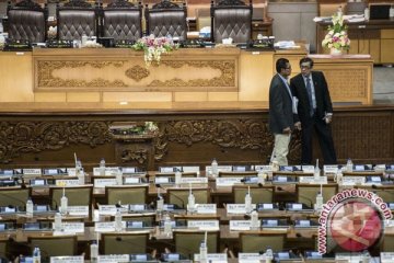 Empat fraksi DPR walkout dari sidang paripurna