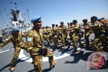 KRI Usman-Harun bawa misi perdamaian singgah di Salalah