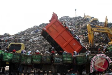 Sampah dari Jakarta ke Bantar Gebang 7.400 ton sehari