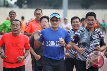 Sandiaga lari di Velodrome Rawamangun