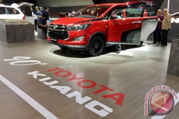 Menyusuri perjalanan 40 tahun Toyota Kijang lewat GIIAS 2017