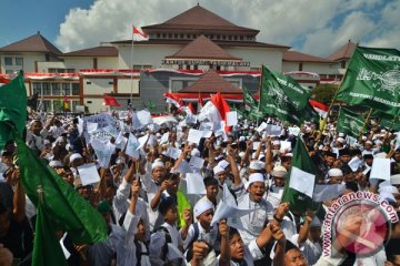 Pesantren di Tasikmalaya tolak sekolah seharian