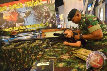TNI pamerkan alutsista di pusat perbelanjaan Bengkulu