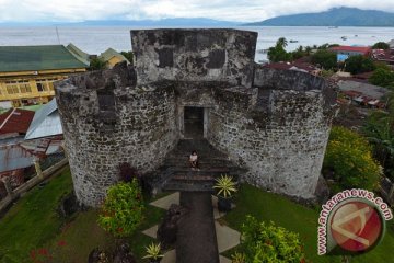 Dinding Benteng Oranje ambruk diduga akibat penggalian kanal