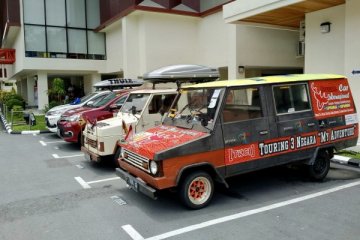 Lintasi tiga negara, komunitas Toyota rayakan HUT RI di Brunei