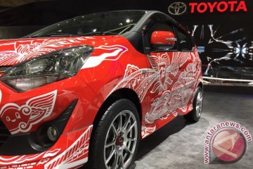 Toyota Agya dengan doodle Kemerdekaan RI