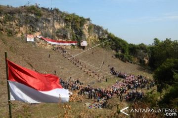 UPACARA DI PEGUNUNGAN KENDENG