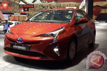 Ingin punya Prius Gen 4? Pesan dulu, harga Rp800 juta