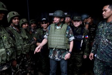 Duterte upayakan perpanjangan darurat militer di Filipina Selatan
