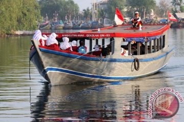 Perahu Antar Jemput Sekolah
