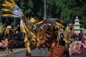 Ribuan orang ikuti karnaval budaya di Solo