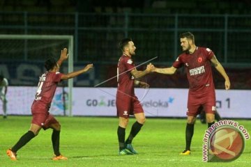 AREMA VS PSM MAKASSAR