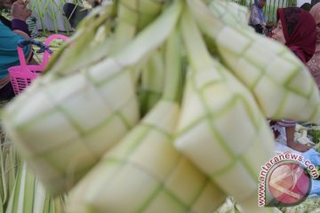 STIE Perbanas ajari mahasiswa AS buat ketupat