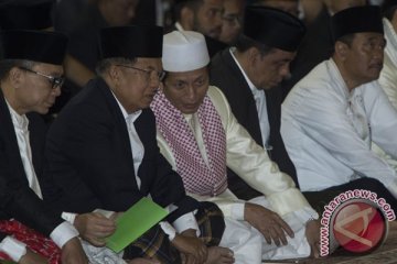 Djarot shalat Idul Adha bersama JK di masjid Istiqlal
