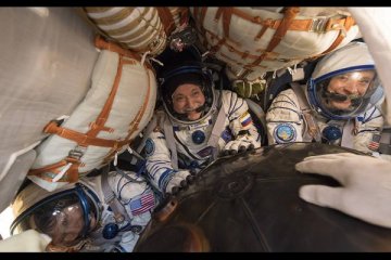 Astronaut pencetak rekor AS kembali ke Bumi