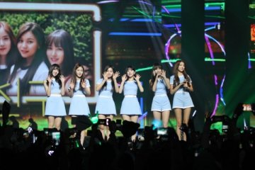 Gfriend akan gelar tur asia pertama