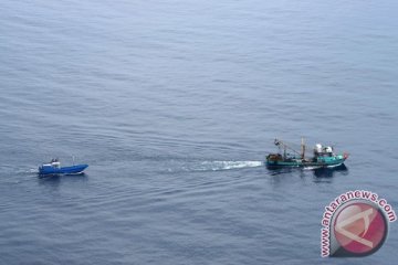 Nelayan Ambon yang hilang ditemukan dalam kondisi lemas