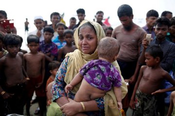 Bangladesh makamkan warga Rohingya korban penembakan di Myanmar