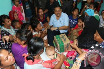 KETUA KOMITE II DPD KUNJUNGI KELUARGA NELAYAN