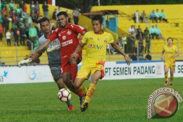 Semen Padang perbanyak variasi taktik hadapi Persiba