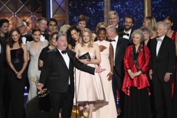 Daftar pemenang Emmy 2017