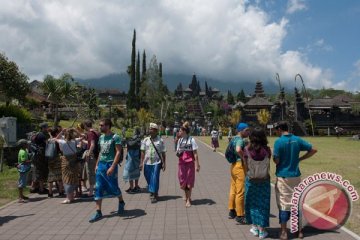 Gunung Agung level siaga, Dinpar Bali imbau wisatawan ke pulau Dewata