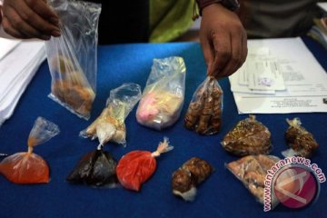 Puluhan warga kampung Ciparanje Sukabumi keracunan makanan