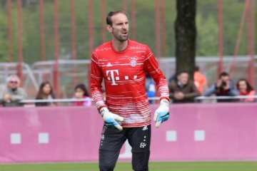 Neuer cedera panjang, Bayern daftarkan pelatih kiper di Liga Champions