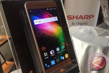 Sharp perkenalkan ponsel Sharp R1 untuk milenial