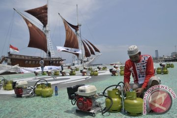 Kementerian ESDM bagikan 500 konverter untuk nelayan Lombok