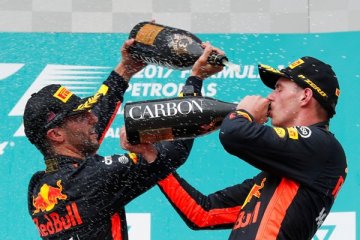 Verstappen juara F1 GP Malaysia, Hamilton kedua