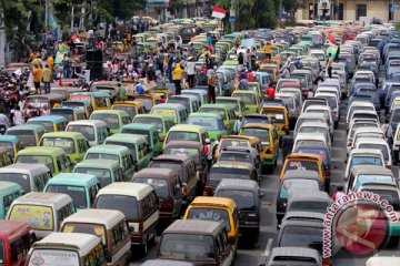 Polisi bubarkan "sweeping" angkutan umum di Surabaya