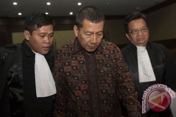 Mantan atase imigrasi dituntut lima tahun penjara