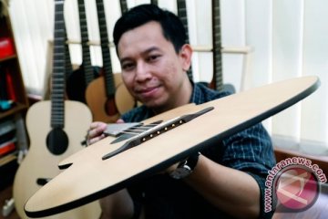 Warga Bandung ciptakan gitar tertipis di dunia