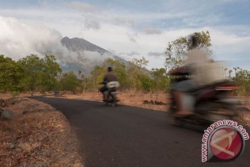 PVMBG rekam gempa non-harmonik Gunung Agung