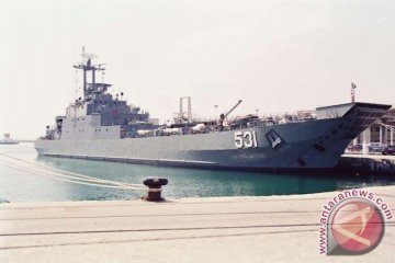 KRI Teluk Gilimanuk bersandar di pelabuhan Pontianak